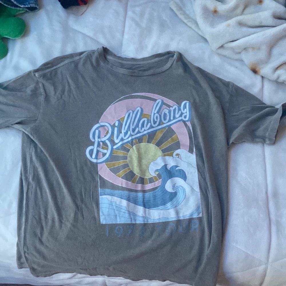 Oversized Graphic Billabong T-shirt